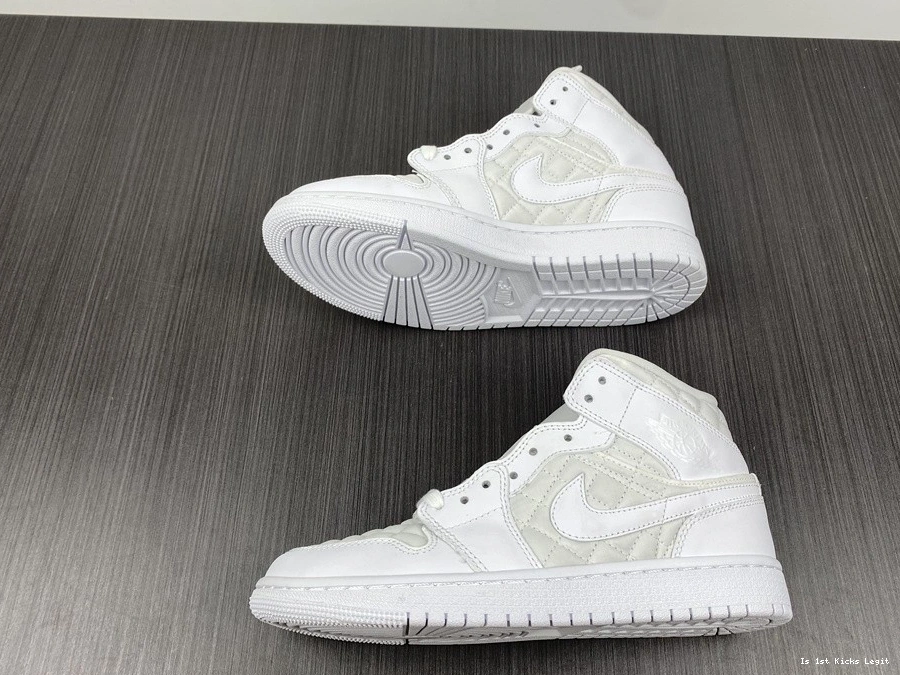White - DB6078-100 Quilted 1 Jordan Mid (W) 0304